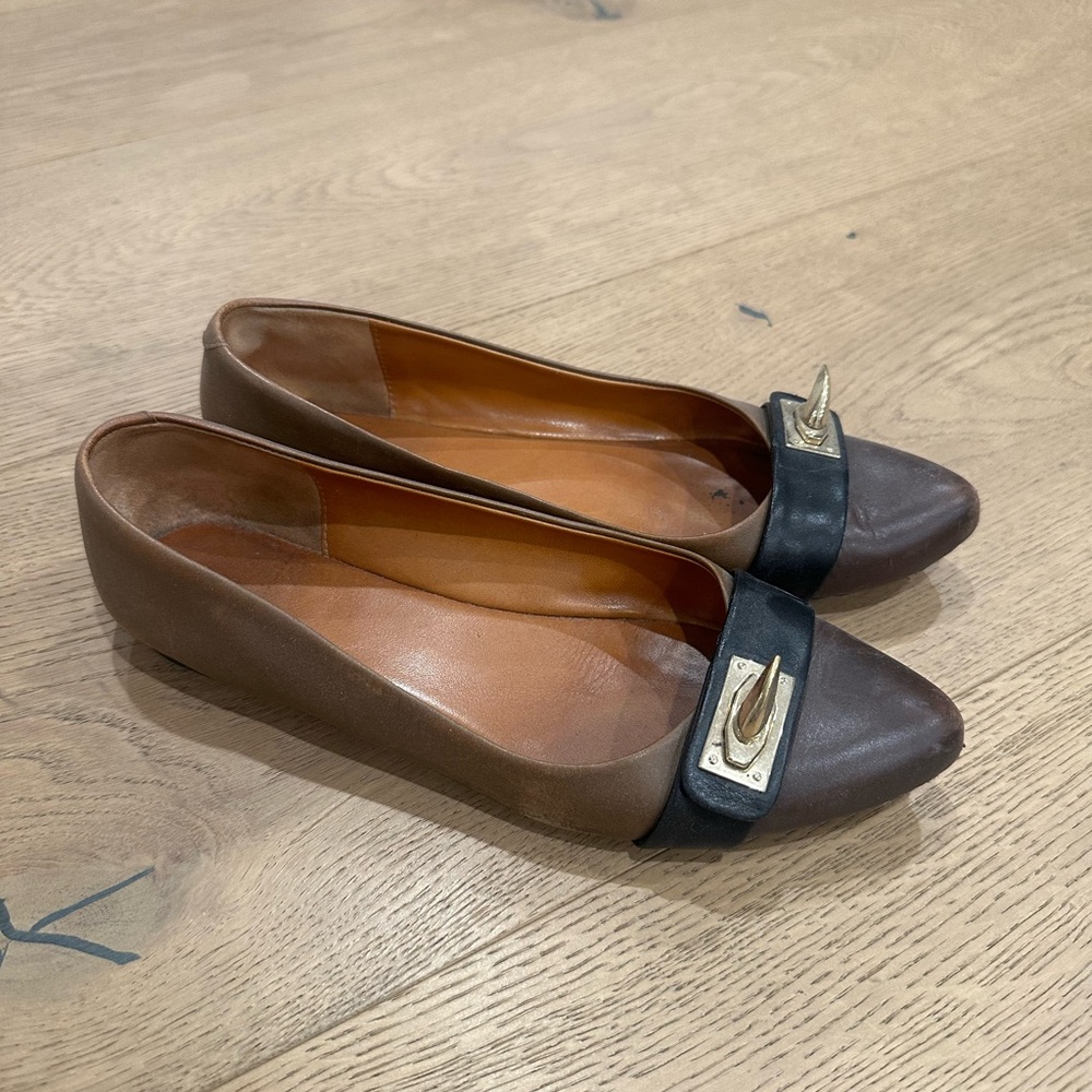 Givenchy Paris Flats. 37. Worn Condition.